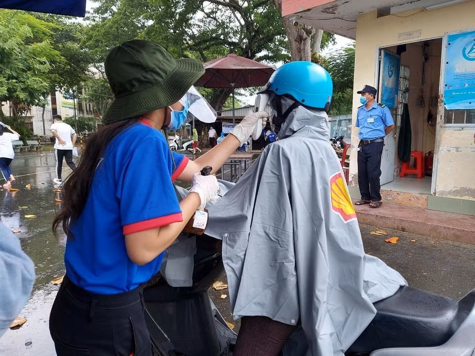 Đội “Tiếp sức mùa thi” khảo sát, giới thiệu quán ăn, chỗ trọ cho thí sinh, thông tin về các nội dung liên quan đến kỳ thi THPT, hỗ trợ thí sinh giữ dụng cụ cá nhân, hướng dẫn sơ đồ phòng thi và số báo danh cho thí sinh. Đồng thời, hỗ trợ các biện pháp phòng, chống dịch COVID-19 cho thí sinh.
