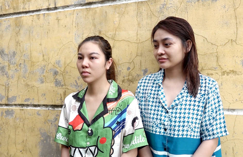 Vy và Mai bị bắt tạm giam. Vy và Mai bị bắt tạm giam.