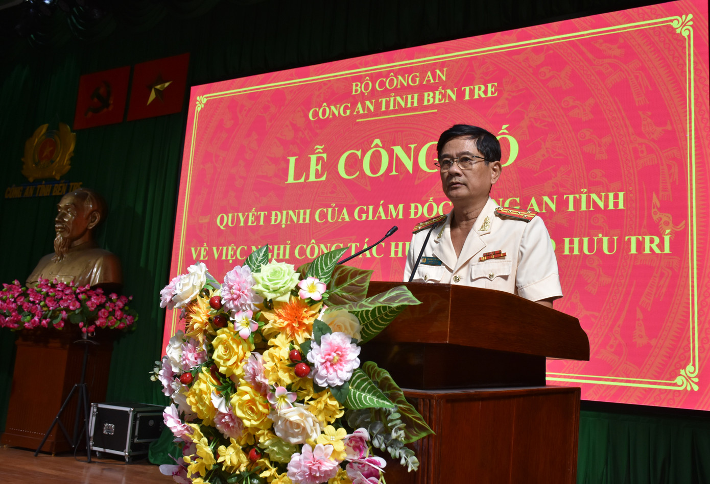 Đại tá Trương Tấn Tùng - Trưởng phòng An ninh chính trị nội bộ phát biểu tại buổi lễ.