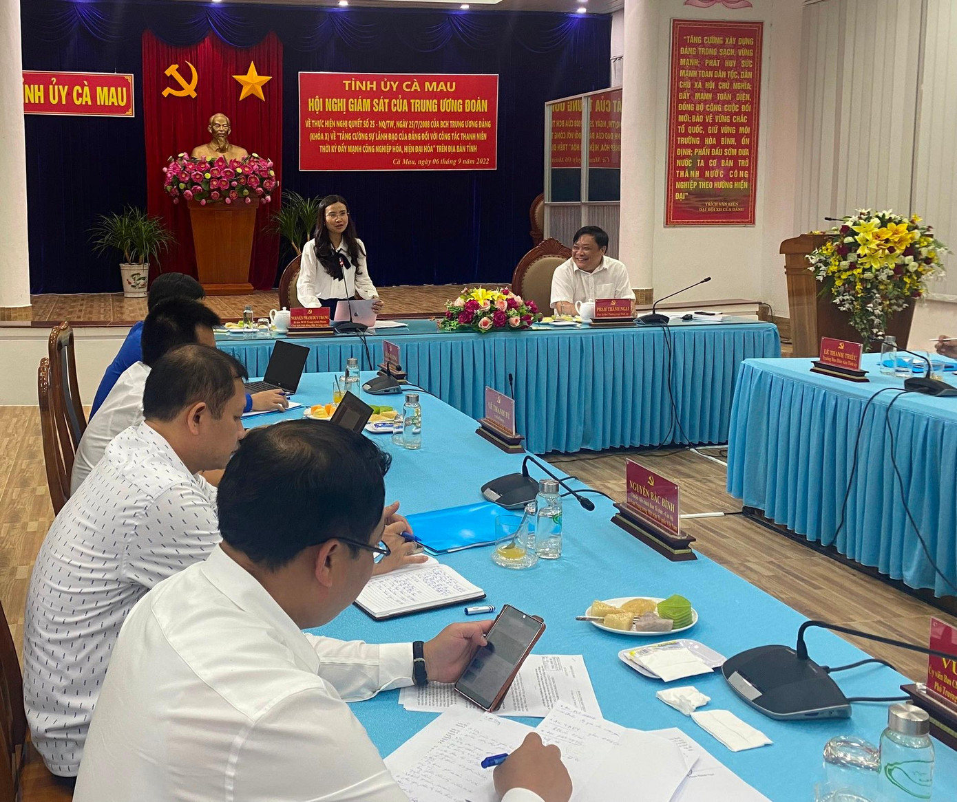 Chị Nguyễn Phạm Duy Trang phát biểu Chị Nguyễn Phạm Duy Trang phát biểu