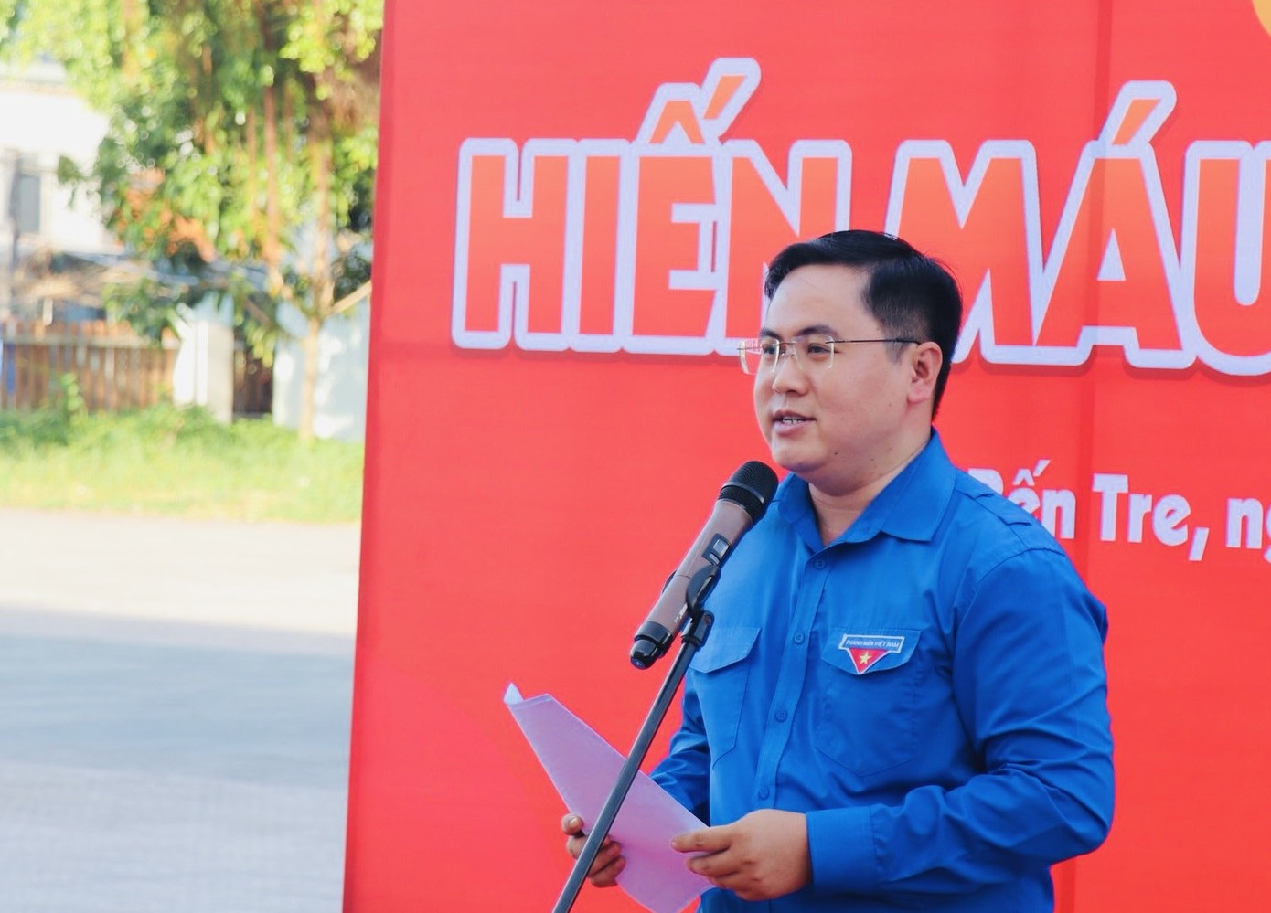 Anh Phan Thanh Trẻ - Phó Bí thư Tỉnh Đoàn Bến Tre phát biểu tại ngày hội.