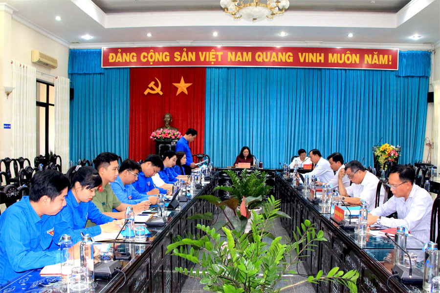 Quang cảnh buổi làm việc. Ảnh: Trương Hùng Quang cảnh buổi làm việc. Ảnh: Trương Hùng