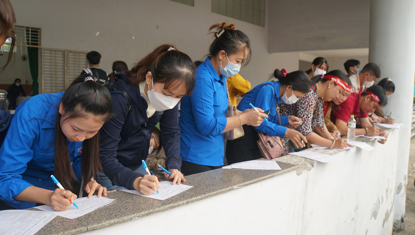 Theo anh Hải, hiến máu nhân đạo là góp phần đáp ứng nhu cầu máu phục vụ cho chữa bệnh và cứu người, coi đó là trách nhiệm và bổn phận thiêng liêng của mỗi chúng ta. Người có đủ điều kiện sức khỏe, hiến máu một lần có thể cứu sống nhiều người bệnh, mang lại niềm vui hạnh phúc cho bản thân và cho gia đình người bệnh. Tại buổi lễ, Phó Chủ tịch Uỷ ban Hội LHTN Việt Nam tỉnh Kiên Giang kêu gọi các bạn thanh niên, tình nguyện viên trong toàn tỉnh tiếp tục tích cực hưởng ứng phong trào hiến máu nhân đạo nhân dịp Tết Nguyên đán Quý Mão năm 2023.