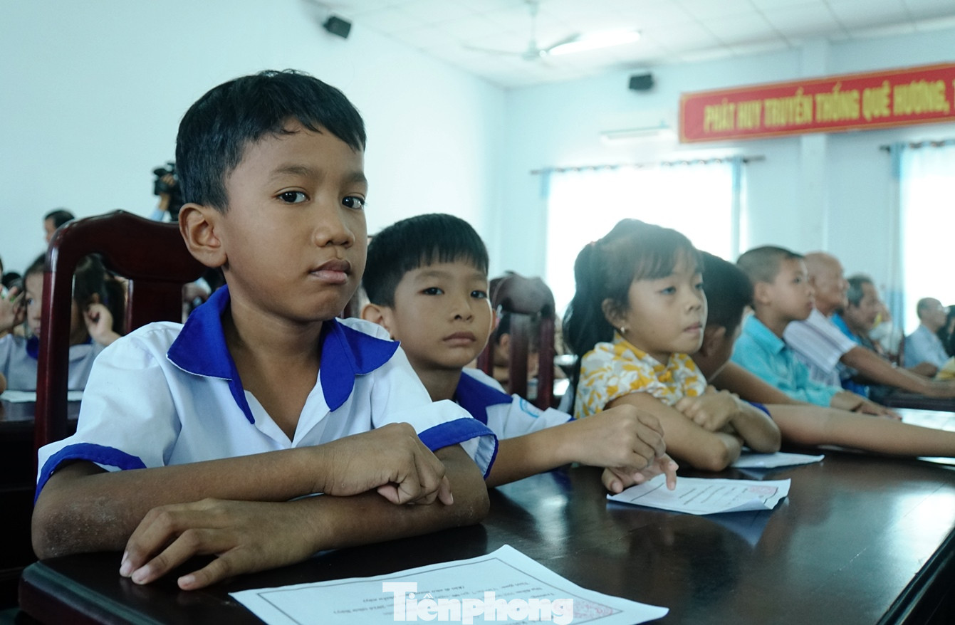 Các em học sinh tham dự chương trình. Ảnh: Hòa Hội