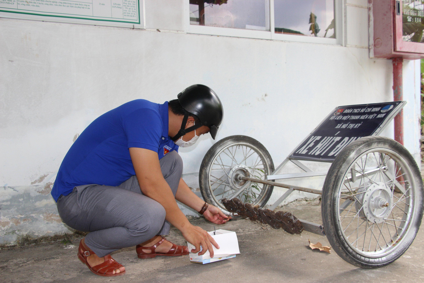 Theo Phó Bí thư Tỉnh đoàn Cà Mau, không cần phải to tát nhưng việc làm của Phú đã thể hiện trách nhiệm của thanh niên trước một thực trạng mà mọi người có thể cho rằng rất nhỏ đôi khi hay bị bỏ qua trong cuộc sống. "Tôi cho rằng các bạn làm được việc này xuất phát từ chính cái tâm của một người làm cán bộ Đoàn. Nhìn vào thì đơn giản nhưng mang lại hiệu quả nhất định, người tham gia giao thông không còn phải lo âu vướng phải chướng ngại khi lưu thông trên đường", chị Thắm chia sẻ.