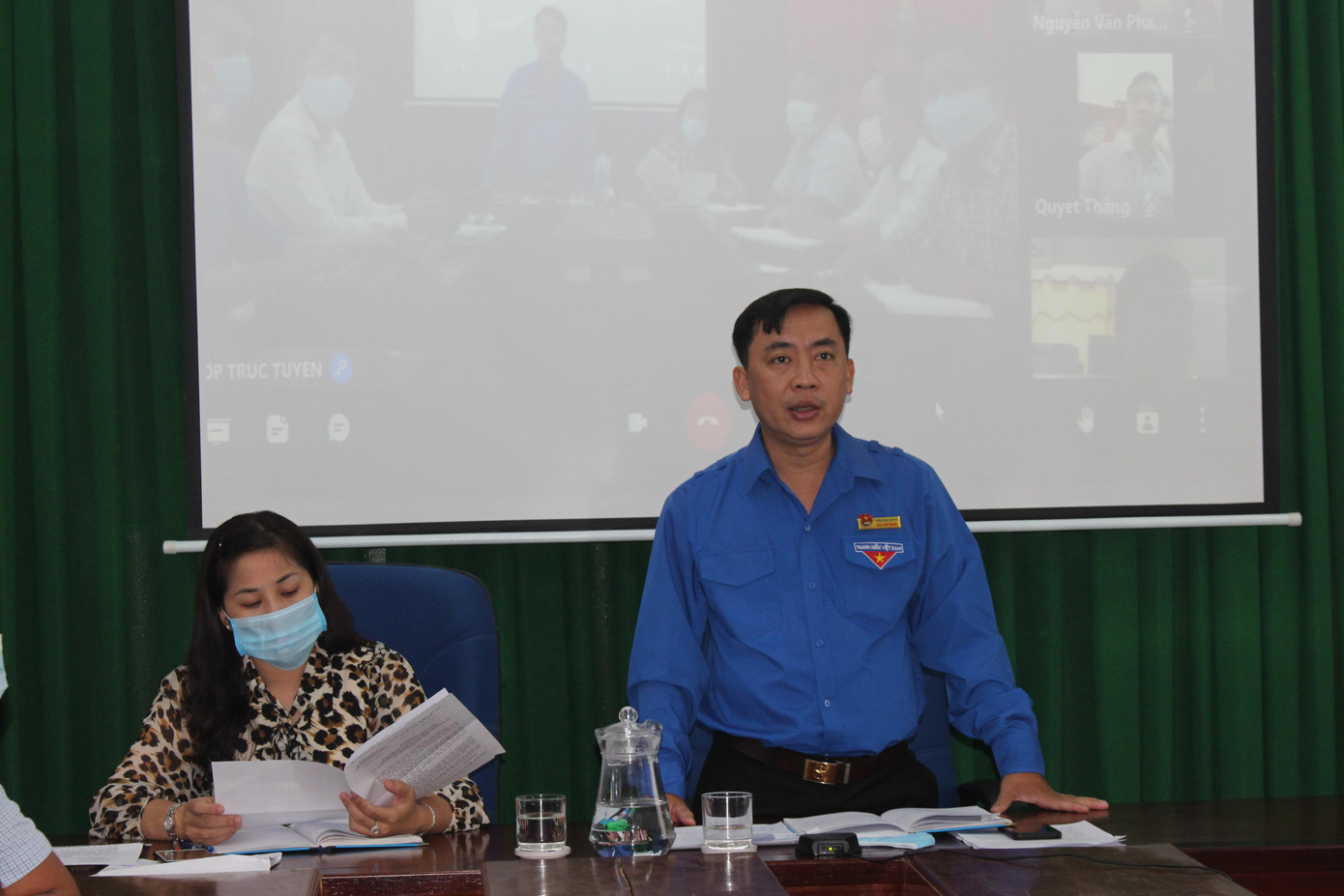 Anh Đào Chí Nghĩa, Bí thư Thành đoàn Cần Thơ đề nghị toàn Đoàn bộ nghiêm túc tập trung cho các hoạt động phòng, chống dịch. Trong đó, ưu tiên công tác vận động, hướng dẫn đoàn viên thanh niên và người dân cài đặt ứng dụng Bluezone và khai báo y tế điện tử từ nay đến hết tháng 6 với 3 giai đoạn. - Ảnh: TĐCT Anh Đào Chí Nghĩa, Bí thư Thành đoàn Cần Thơ đề nghị toàn Đoàn bộ nghiêm túc tập trung cho các hoạt động phòng, chống dịch. Trong đó, ưu tiên công tác vận động, hướng dẫn đoàn viên thanh niên và người dân cài đặt ứng dụng Bluezone và khai báo y tế điện tử từ nay đến hết tháng 6 với 3 giai đoạn. - Ảnh: TĐCT