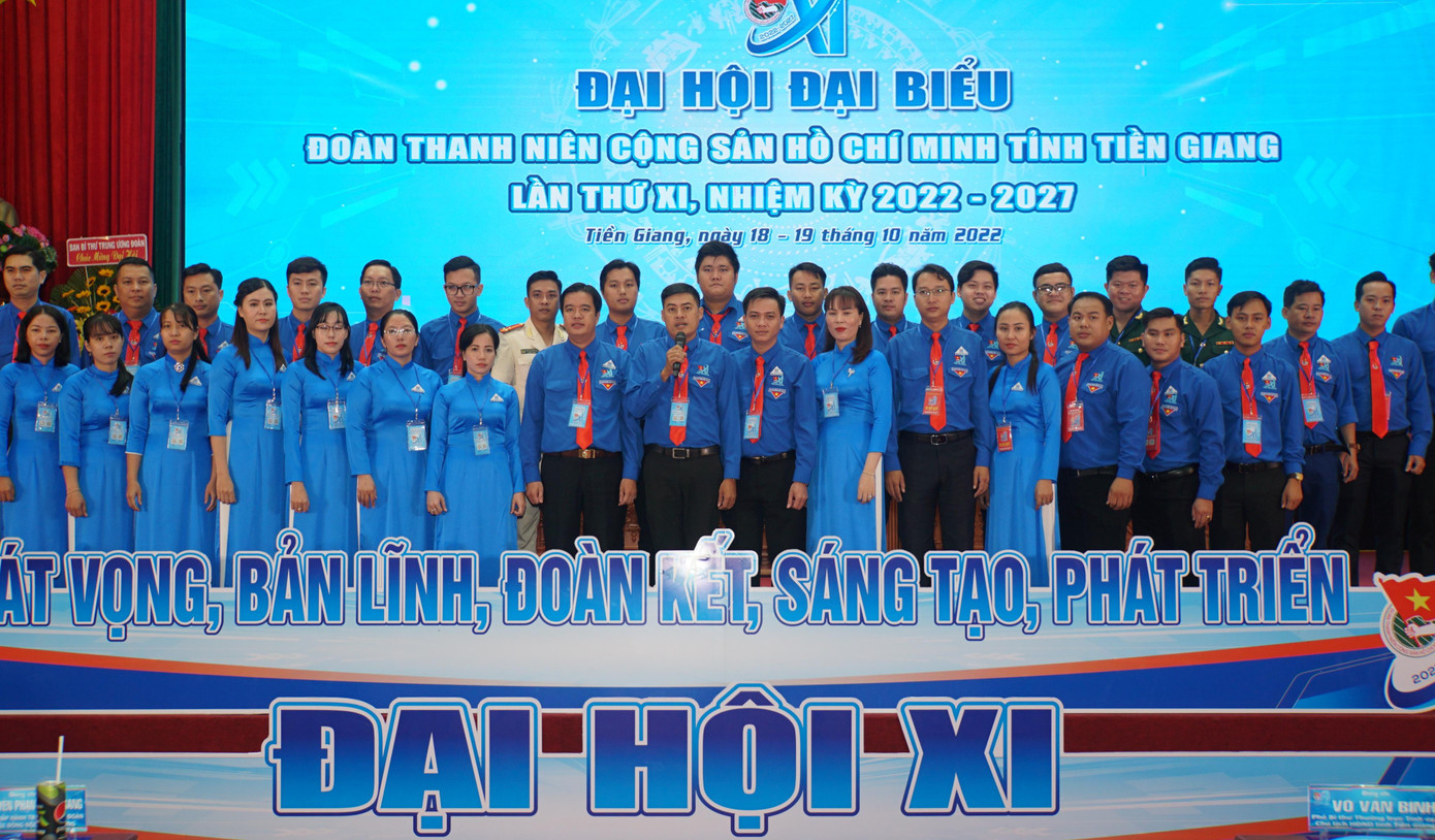 Ban Chấp hành Tỉnh Đoàn Tiền Giang nhiệm kỳ 2022 - 2027 ra mắt Đại hội. Ảnh: Hòa Hội Ban Chấp hành Tỉnh Đoàn Tiền Giang nhiệm kỳ 2022 - 2027 ra mắt Đại hội. Ảnh: Hòa Hội