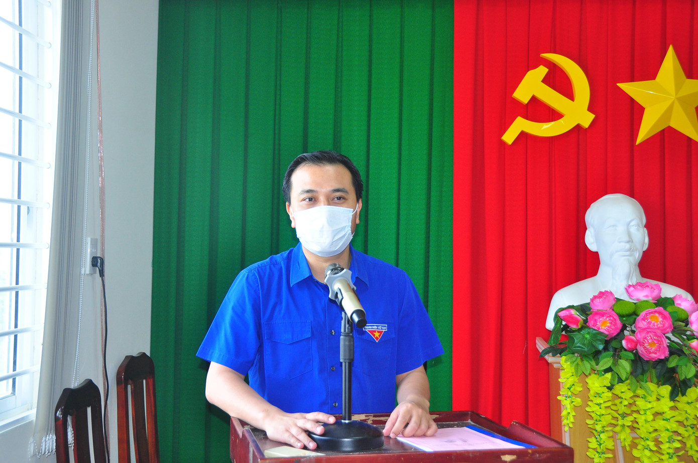 Anh Nguyễn Hải Minh, Trưởng Ban Quốc tế Trung ương Đoàn, Phó chủ tịch Trung ương Hội LHTN Việt Nam cho biết, Đoàn thanh niên có nhiều hoạt động chăm lo, hỗ trợ cho thanh niên công nhân và thanh niên hoàn cảnh khó khăn; đặc biệt là dịch bệnh COVID -19 kéo dài, phức tạp, ảnh hưởng nhiều đến đời sống công nhân. Do đó, thời gian qua Đoàn thanh niên phối hợp các đơn vị để hỗ trợ cho thanh niên công nhân. &quot;Món quà khiêm tôn nhưng đó là tình cảm, tấm lòng của Đoàn công tác, mong muốn chia sẻ phần nào khó khăn đối với công nhân&quot;, anh Minh chia sẻ.