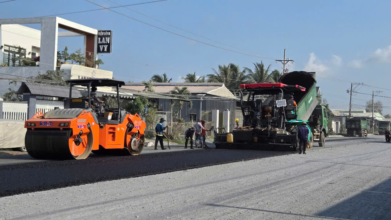 Công nhân làm 3 ca, 4 kíp xuyên lễ 30/4 để sớm đưa dự án cầu Rạch Miễu 2 về đích. Công nhân làm 3 ca, 4 kíp xuyên lễ 30/4 để sớm đưa dự án cầu Rạch Miễu 2 về đích.