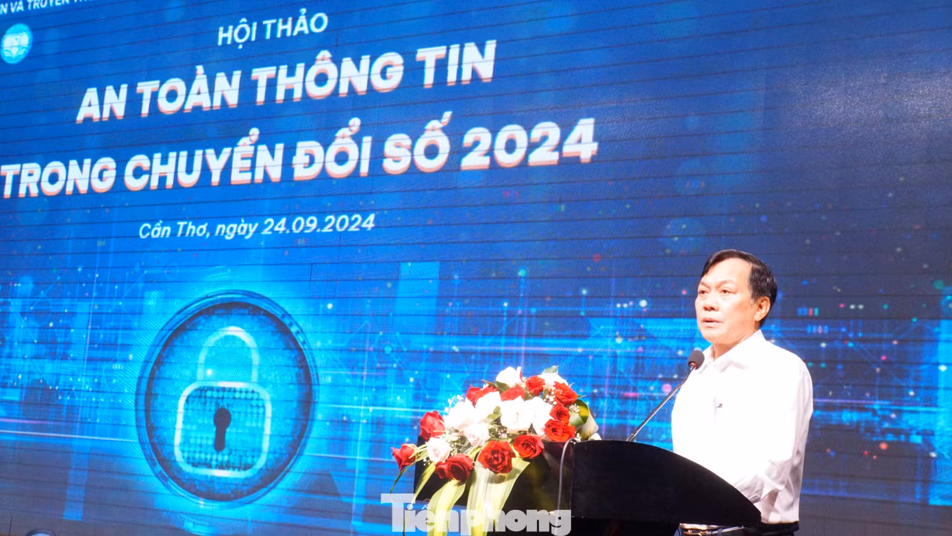 Ông Nguyễn Ngọc Hè, Phó Chủ tịch UBND thành phố Cần Thơ phát biểu tại hội thảo. Ảnh: Hòa Hội