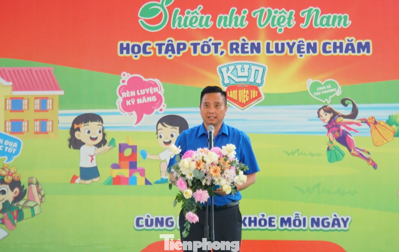 Anh Lê Anh Quân - Phó Chủ tịch Hội đồng Đội Trung ương, Giám đốc Trung tâm Hỗ trợ và Phát triển Thiếu nhi Việt Nam phát biểu. Ảnh: Hòa Hội Anh Lê Anh Quân - Phó Chủ tịch Hội đồng Đội Trung ương, Giám đốc Trung tâm Hỗ trợ và Phát triển Thiếu nhi Việt Nam phát biểu. Ảnh: Hòa Hội