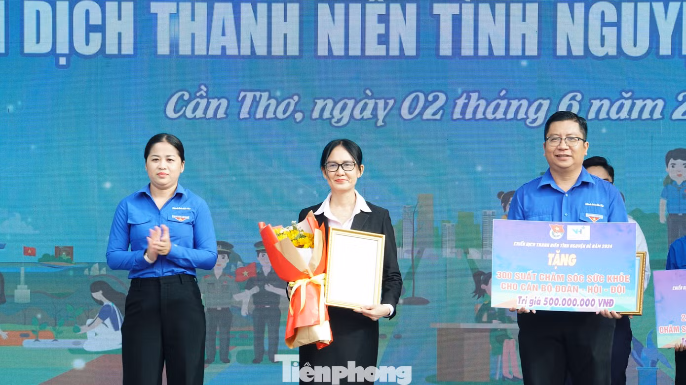 Thành Đoàn Cần Thơ ra quân chiến dịch thanh niên tình nguyện hè 2024. Ảnh: Hòa Hội