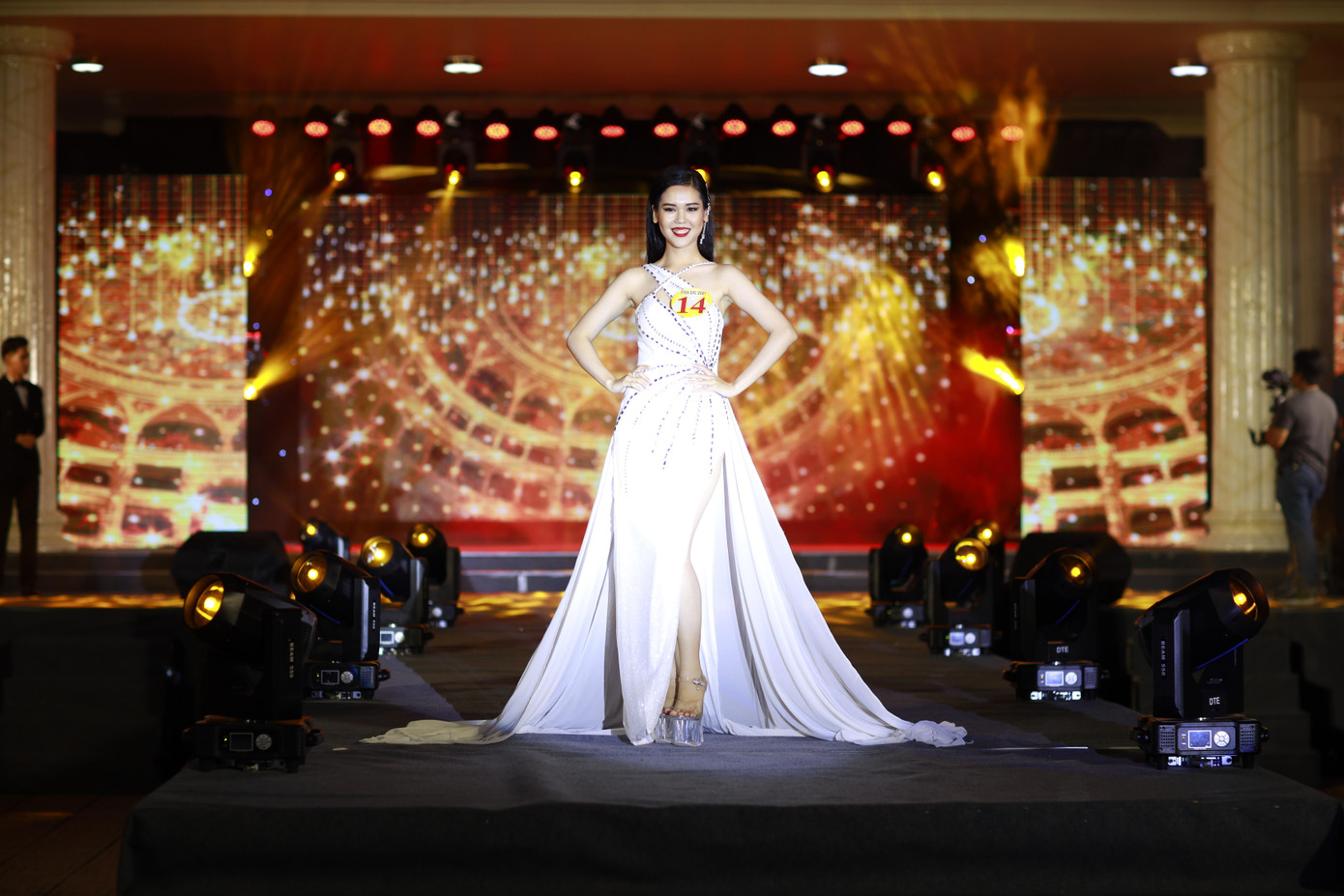 Với Mỹ Phụng, một trong các hoạt động mà cô thích là tham gia các hoạt động thiện nguyện, điển hình như hiến máu tại Chủ nhật Đỏ do báo Tiền Phong tổ chức. Cô tâm niệm "Cho đi để nhận lại", đó là nhận sự yêu thương, quý mến của mọi người dành cho mình.