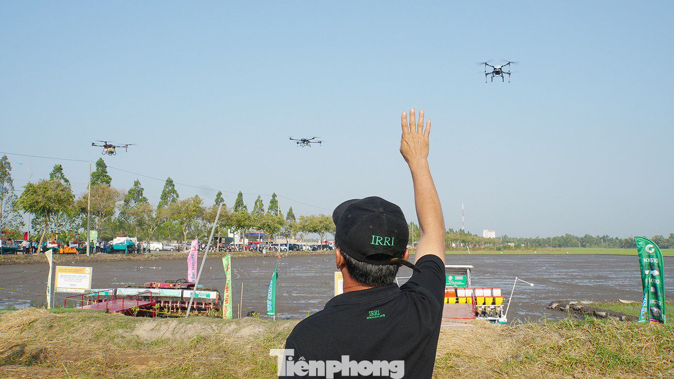 Festival lúa gạo 2023 tại hậu Giang là dịp để người dân được tiếp cận với những kiến thức, công nghệ sản xuất hiện đại. Ảnh: Hòa Hội.