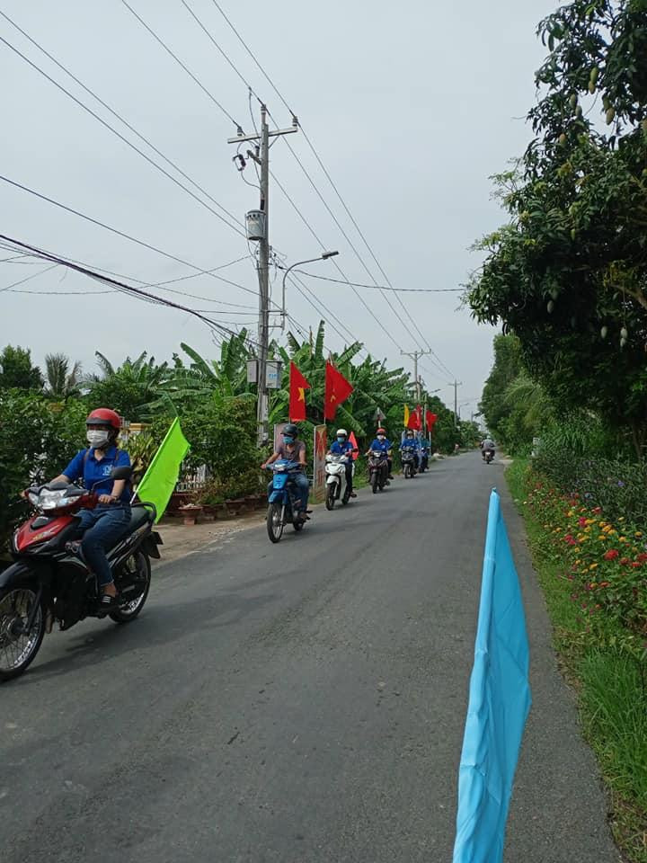 ĐVTN tuyên truyền phòng dịch kết hợp tuyên truyền bầu cử