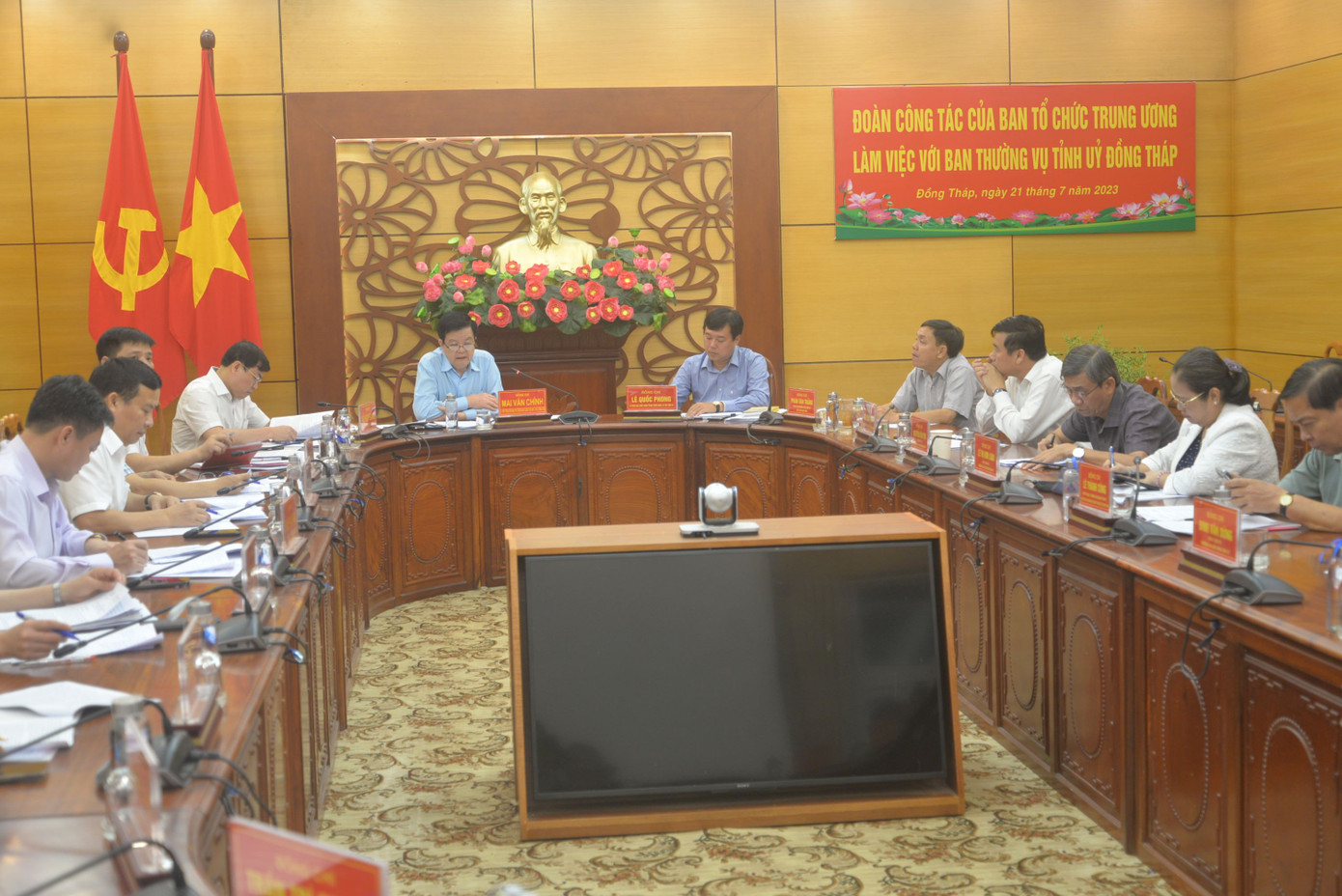 Đoàn công tác của Ban Tổ chức T.Ư làm việc với Ban Thường vụ Tỉnh ủy Đồng Tháp. Đoàn công tác của Ban Tổ chức T.Ư làm việc với Ban Thường vụ Tỉnh ủy Đồng Tháp.