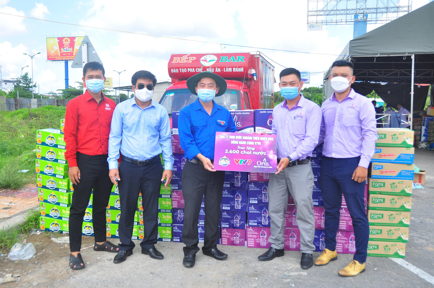Doanh nghiệp đồng hành, hỗ trợ lực lượng chống dịch
