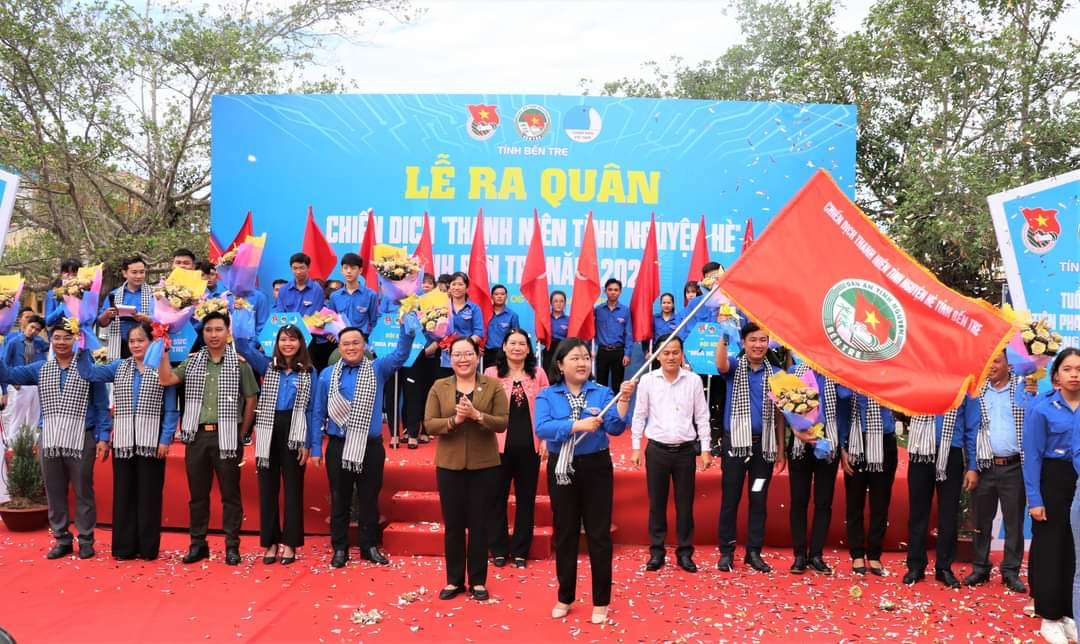 Tỉnh Đoàn Bến Tre ra quân chiến dịch tình nguyện hè 2023.