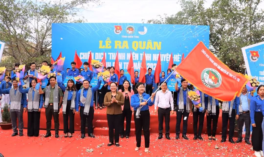 Tỉnh Đoàn Bến Tre ra quân chiến dịch tình nguyện hè 2023. Tỉnh Đoàn Bến Tre ra quân chiến dịch tình nguyện hè 2023.