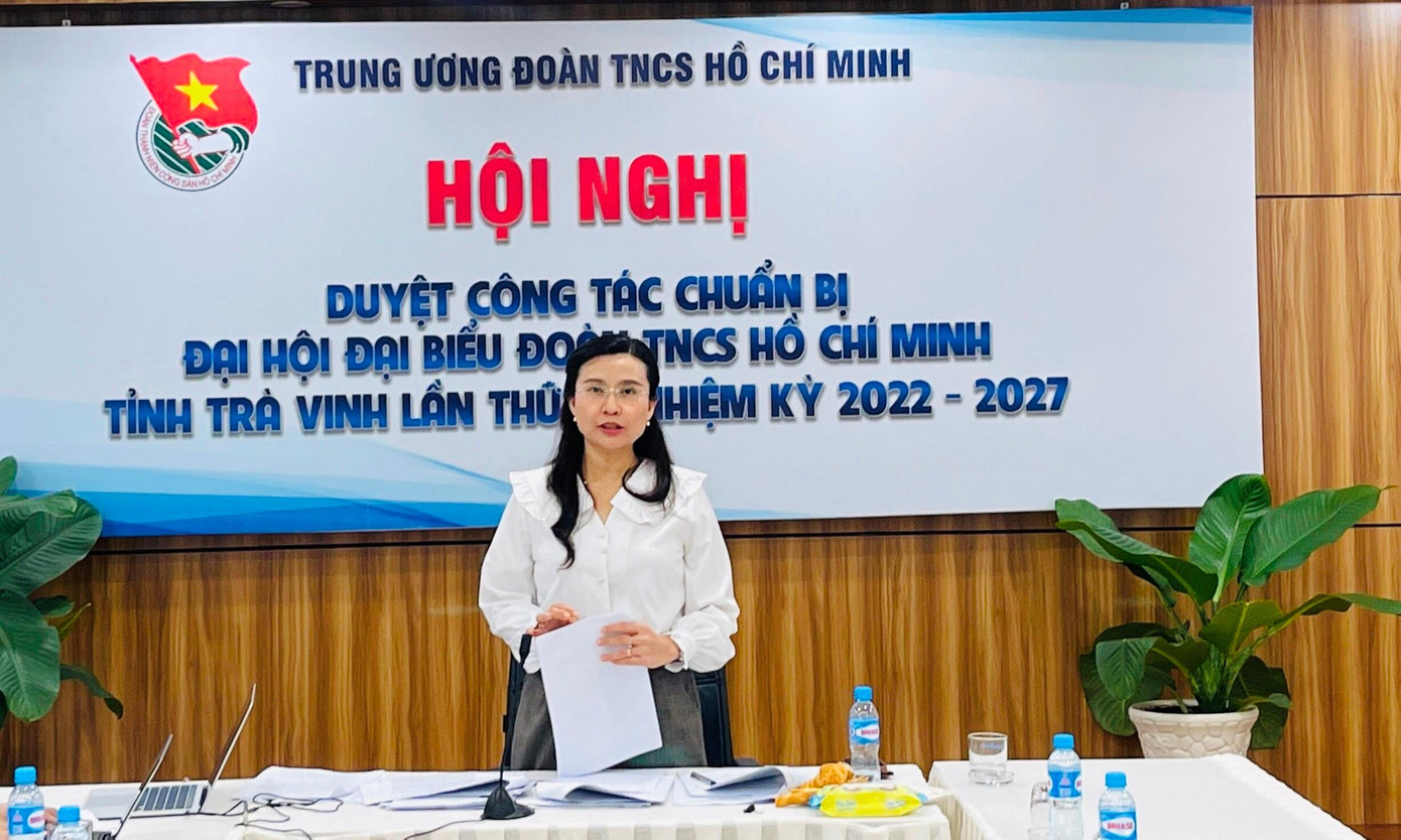 Chị Nguyễn Phạm Duy Trang phát biểu Chị Nguyễn Phạm Duy Trang phát biểu