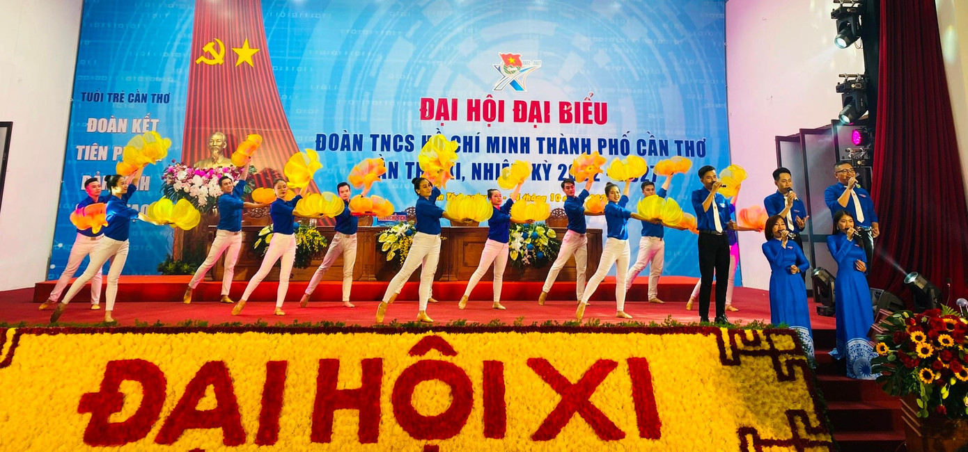 Văn nghệ chào mừng đại hội. Ảnh: TĐCT Văn nghệ chào mừng đại hội. Ảnh: TĐCT