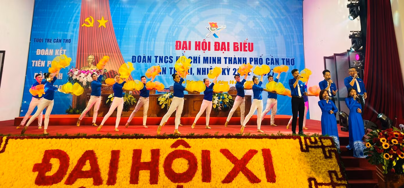 Văn nghệ chào mừng đại hội. Ảnh: TĐCT Văn nghệ chào mừng đại hội. Ảnh: TĐCT