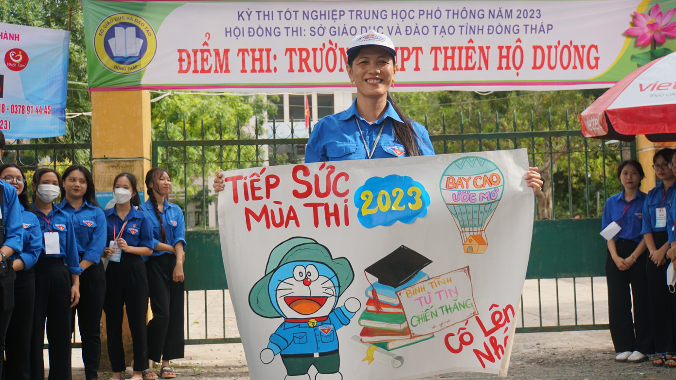 Cô Tâm tham gia tiếp sức mùa thi năm thứ 3. Ảnh: Hòa Hội