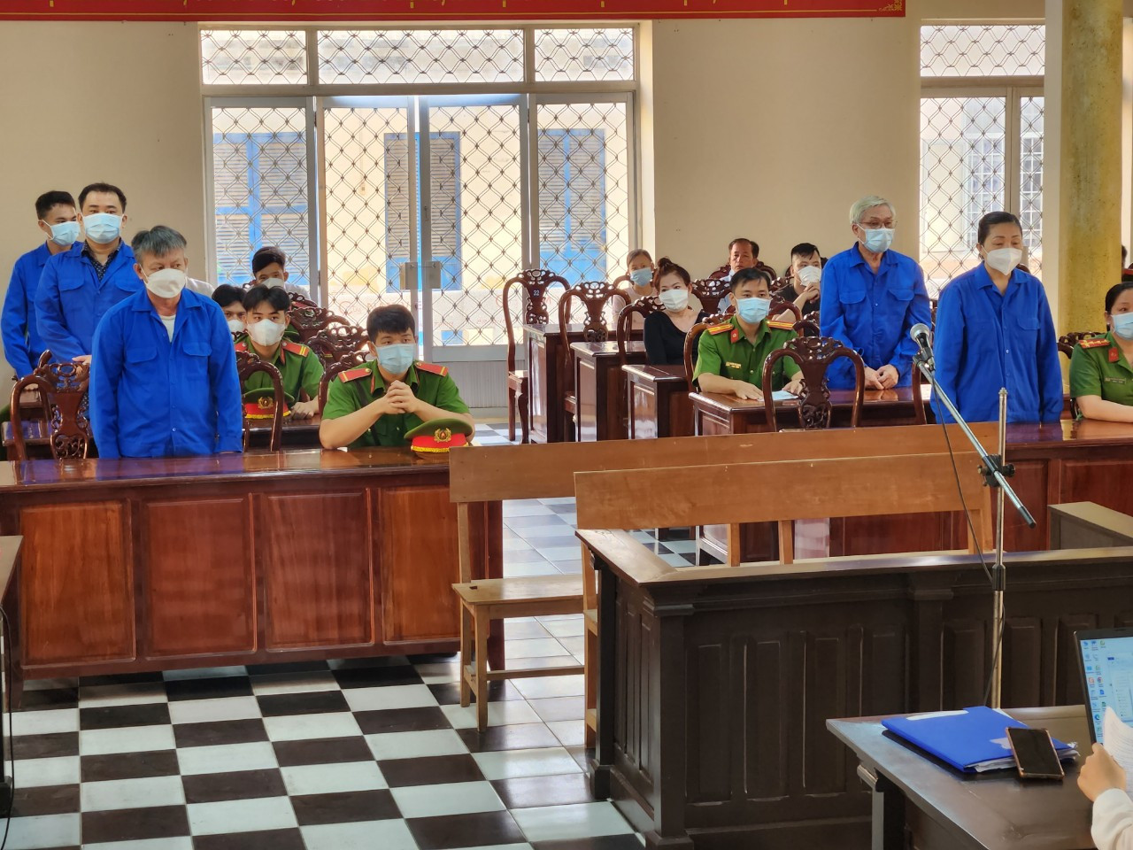 Các bị cáo tại phiên tòa