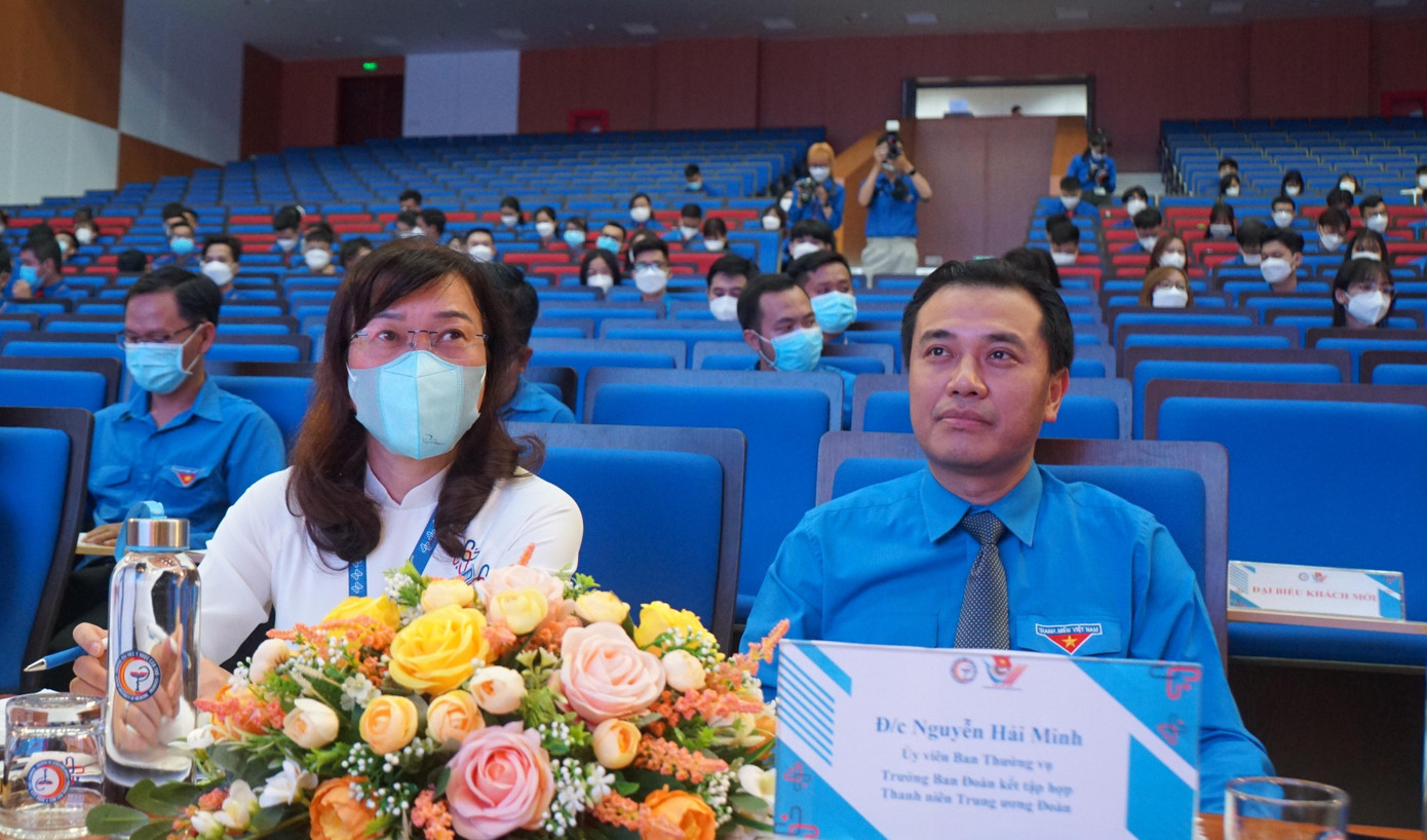 Anh Nguyễn Hải Minh, Ủy viên Ban Thường vụ, Trưởng Ban Đoàn kết tập hợp Thanh niên Trung ương Đoàn cùng cô Nguyễn Minh Phương, Bí thư Đảng ủy, Chủ tịch Hội đồng trường Đại học Y Dược Cần Thơ. Anh Nguyễn Hải Minh, Ủy viên Ban Thường vụ, Trưởng Ban Đoàn kết tập hợp Thanh niên Trung ương Đoàn cùng cô Nguyễn Minh Phương, Bí thư Đảng ủy, Chủ tịch Hội đồng trường Đại học Y Dược Cần Thơ.