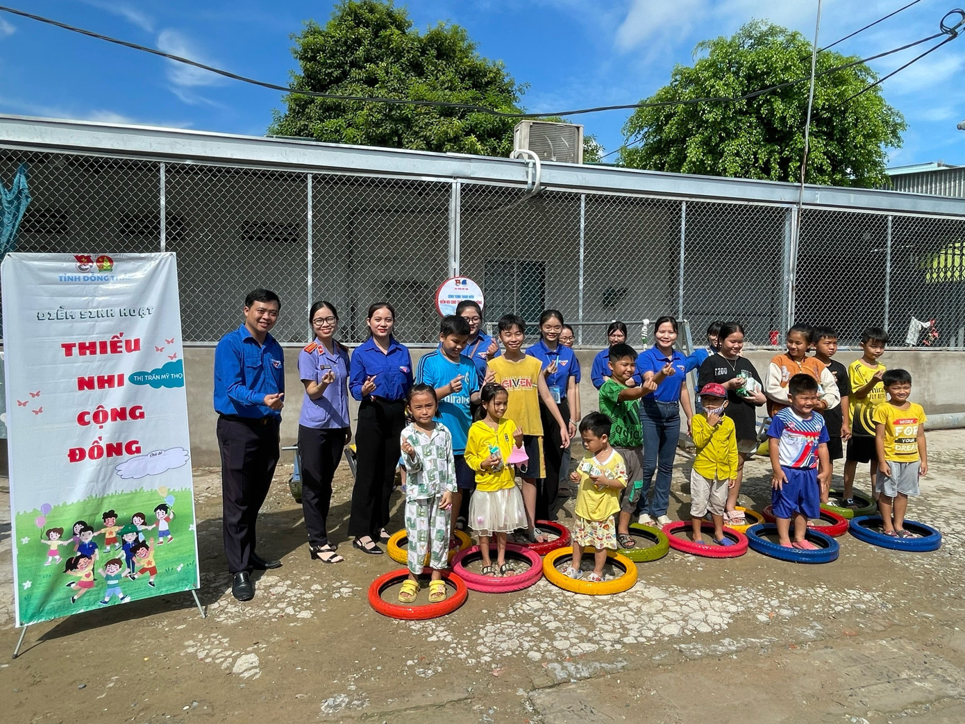 Tạo sân chơi cho thiếu nhi. Tạo sân chơi cho thiếu nhi.