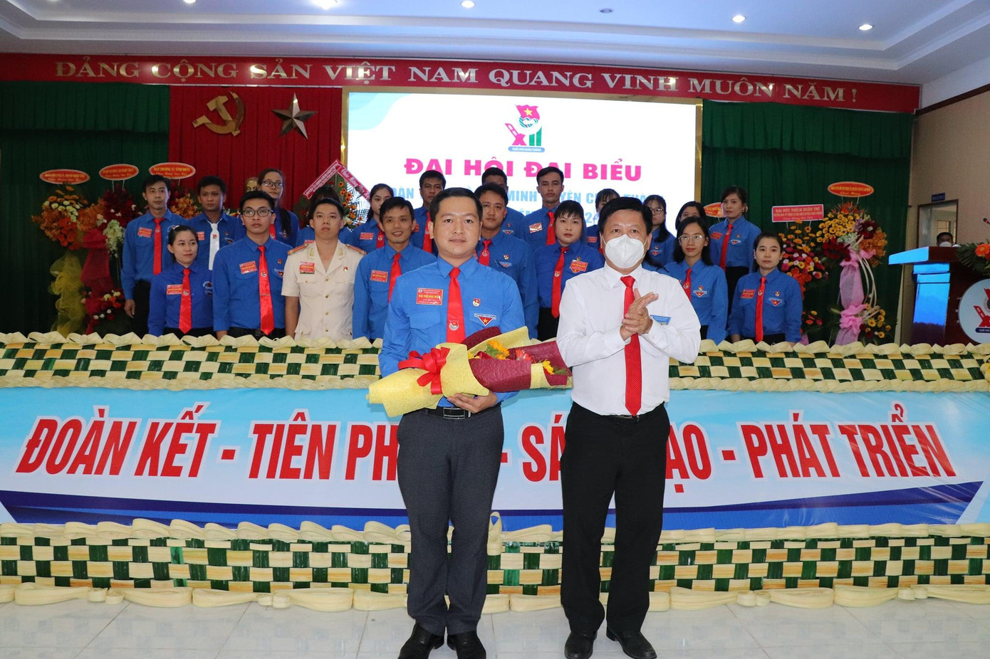 Ban chấp hành khóa mới ra mắt đại hội