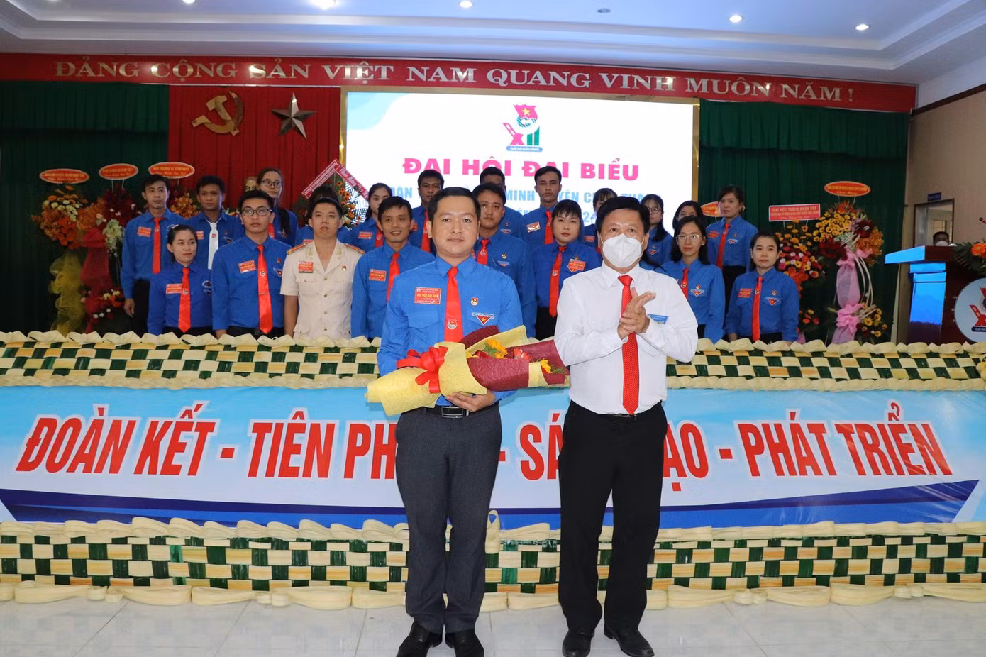 Ban chấp hành khóa mới ra mắt đại hội