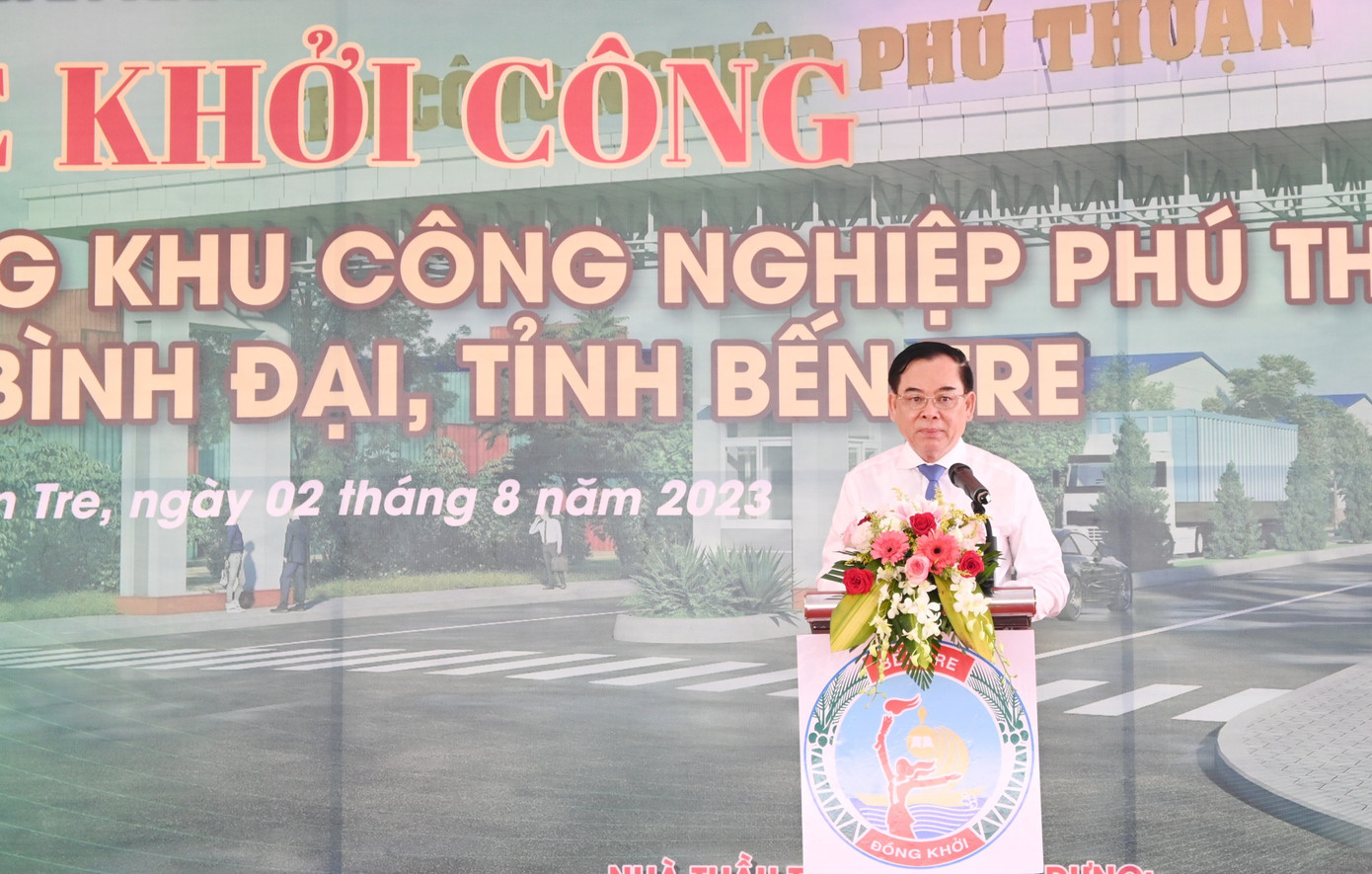 Ông Trần Ngọc Tam - Chủ tịch UBND tỉnh Bến Tre - phát biểu tại buổi lễ. Ảnh: PV.