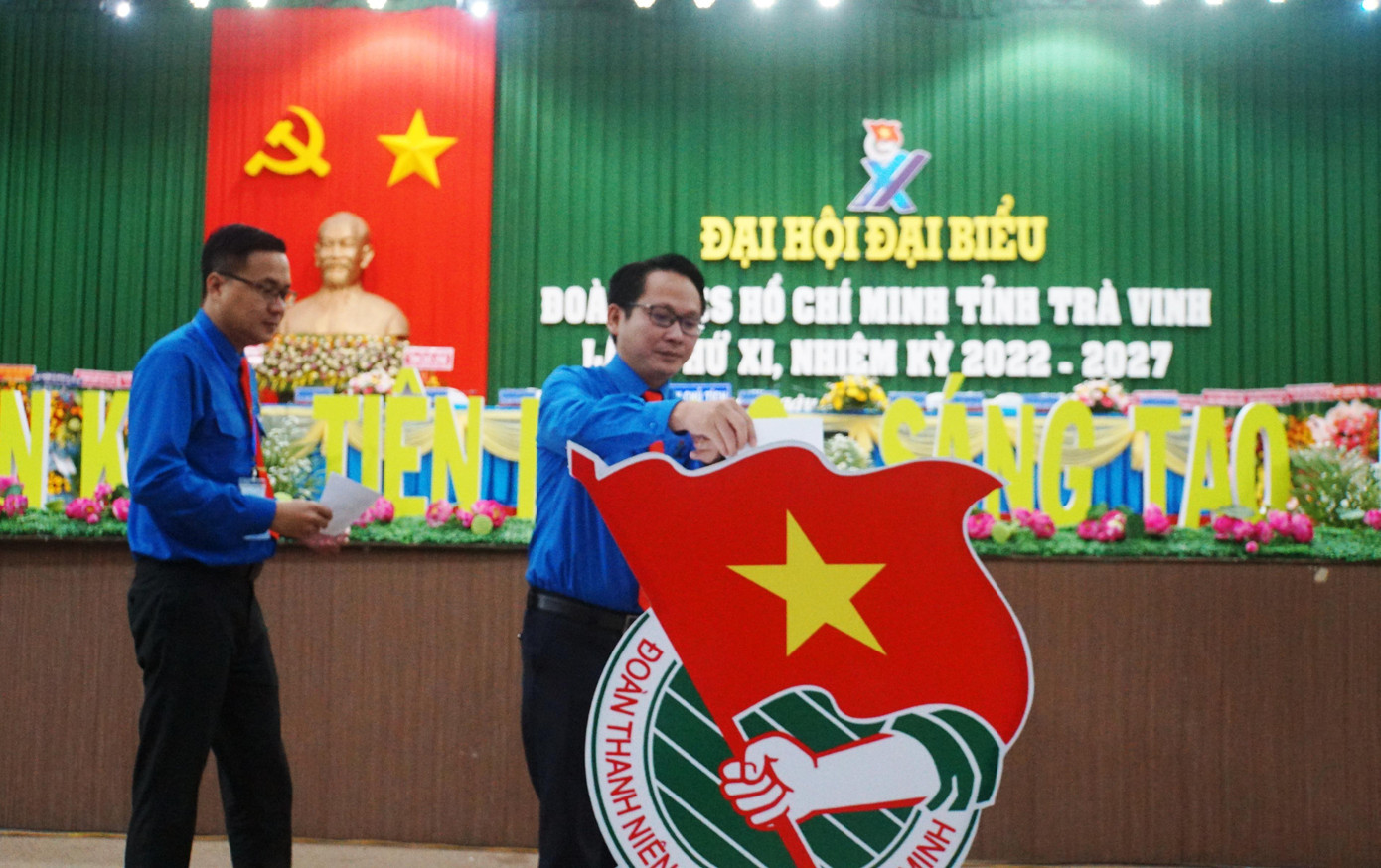 Anh Trần Trí Cường tham gia bỏ phiếu