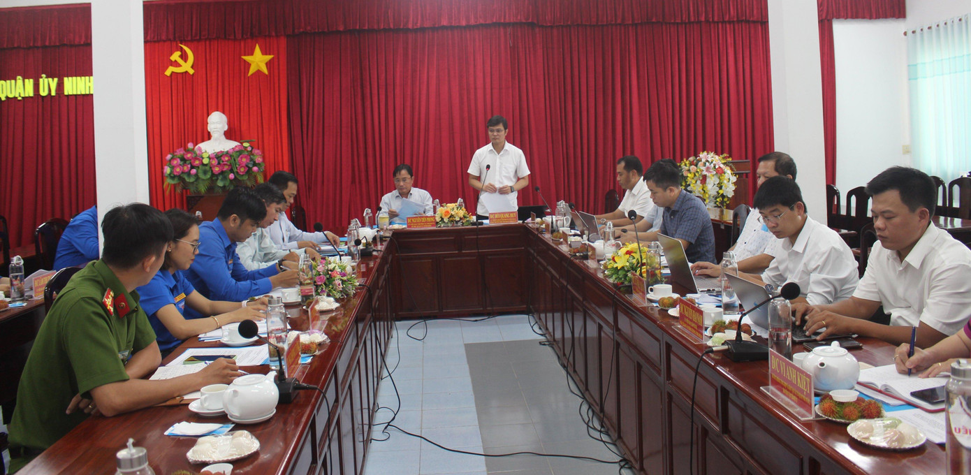 Quang cảnh làm việc. - Ảnh: TĐ CT