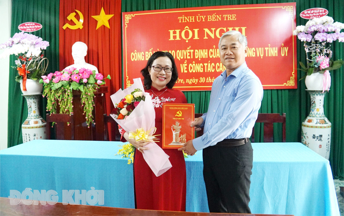 Bà Nguyễn Trúc Hạnh - Trưởng ban Tuyên giáo Tỉnh ủy kiêm Hiệu trưởng Trường Chính trị tỉnh Bến Tre. Ảnh: BĐK. Bà Nguyễn Trúc Hạnh - Trưởng ban Tuyên giáo Tỉnh ủy kiêm Hiệu trưởng Trường Chính trị tỉnh Bến Tre. Ảnh: BĐK.