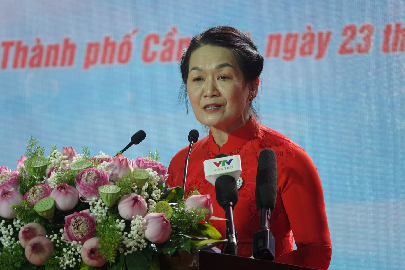 Bà Bùi Thị Hòa, Chủ tịch Hội Chữ thập đỏ Việt Nam phát biểu. Ảnh: B.K