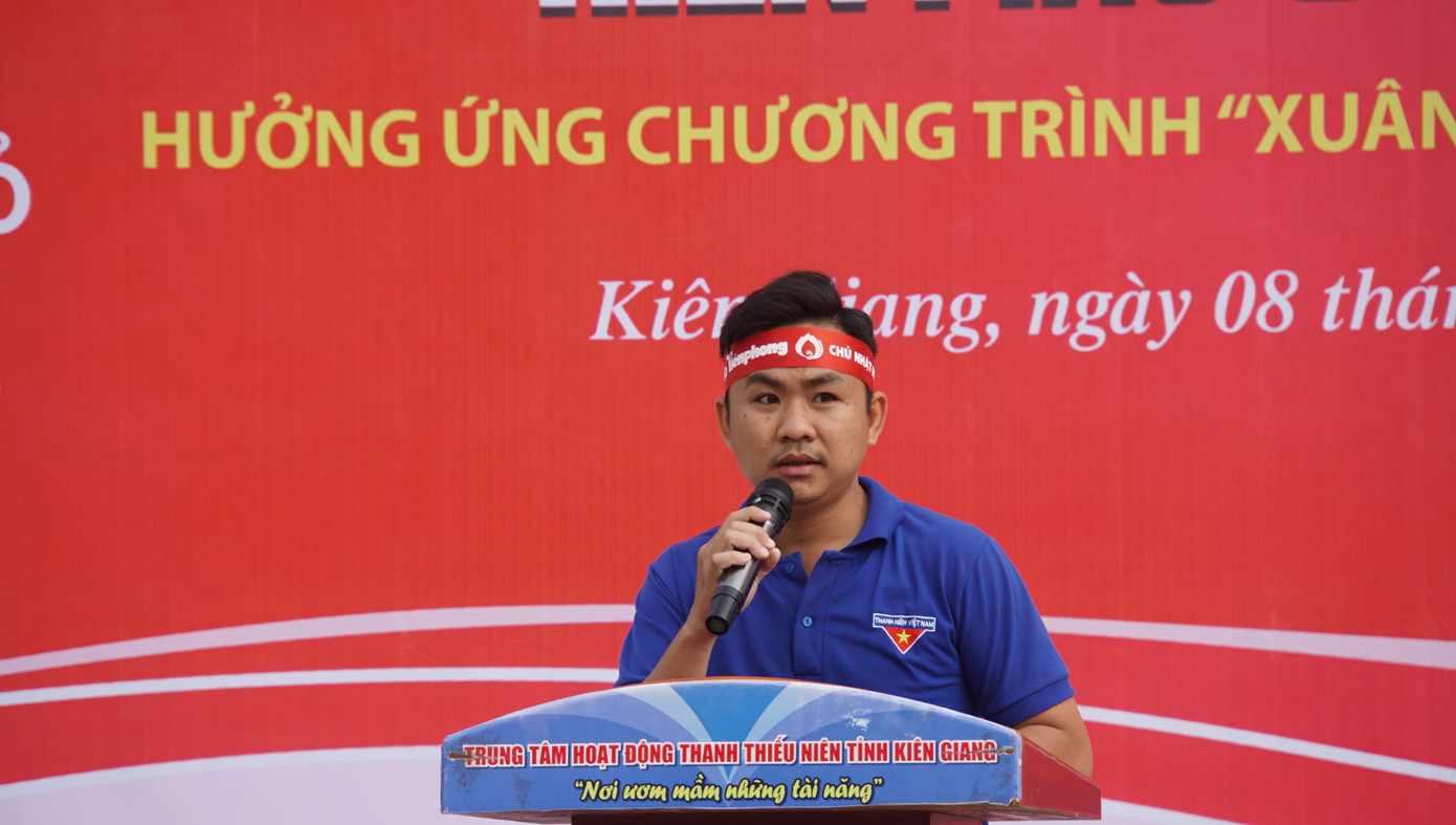 Bạn Đinh Việt Tường, Phó Bí thư Đoàn phường An Bình, TP Rạch Giá cho biết, với vai trò là cán bộ Đoàn luôn tích cực trong mọi nhiệm vụ được giao, thường xuyên giúp đỡ, tuyên truyền, xây dựng phong trào Thanh thiếu niên; đồng thời, phối hợp tham gia công tác khám bệnh và phát thuốc miễn phí; trong quá trình đi cơ sở, Tường luôn tuyên truyền và vận động lực lượng đoàn viên, thanh niên tham gia hiến máu nhân đạo.