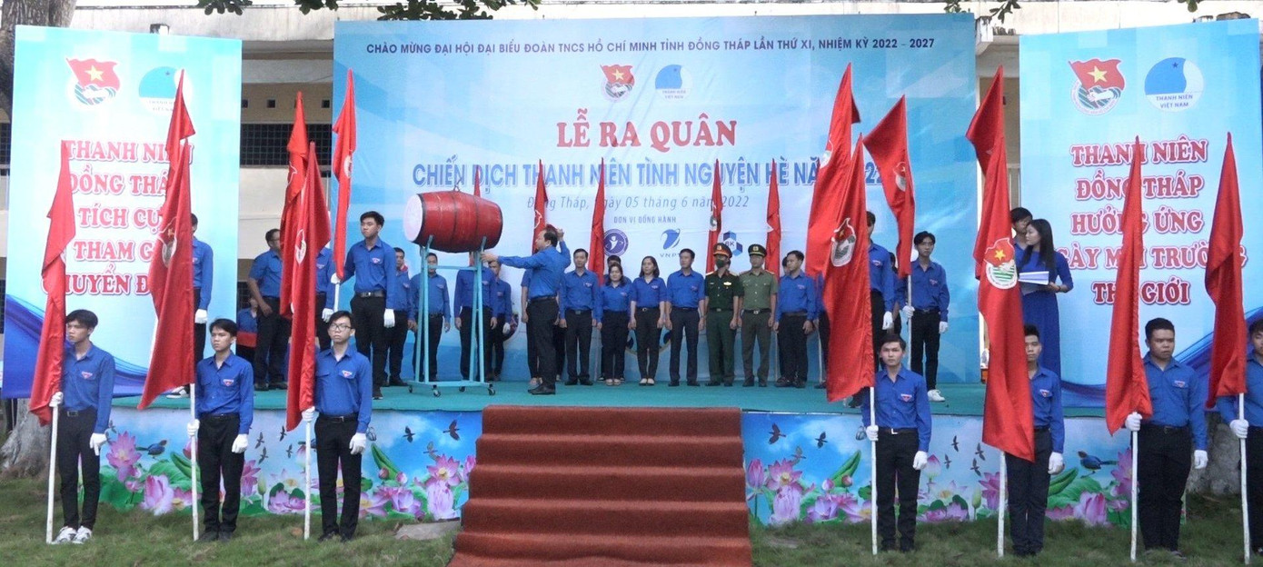 Tỉnh Đoàn Đồng Tháp ra quân chiến dịch Tình nguyện hè. - Ảnh: TĐ ĐT