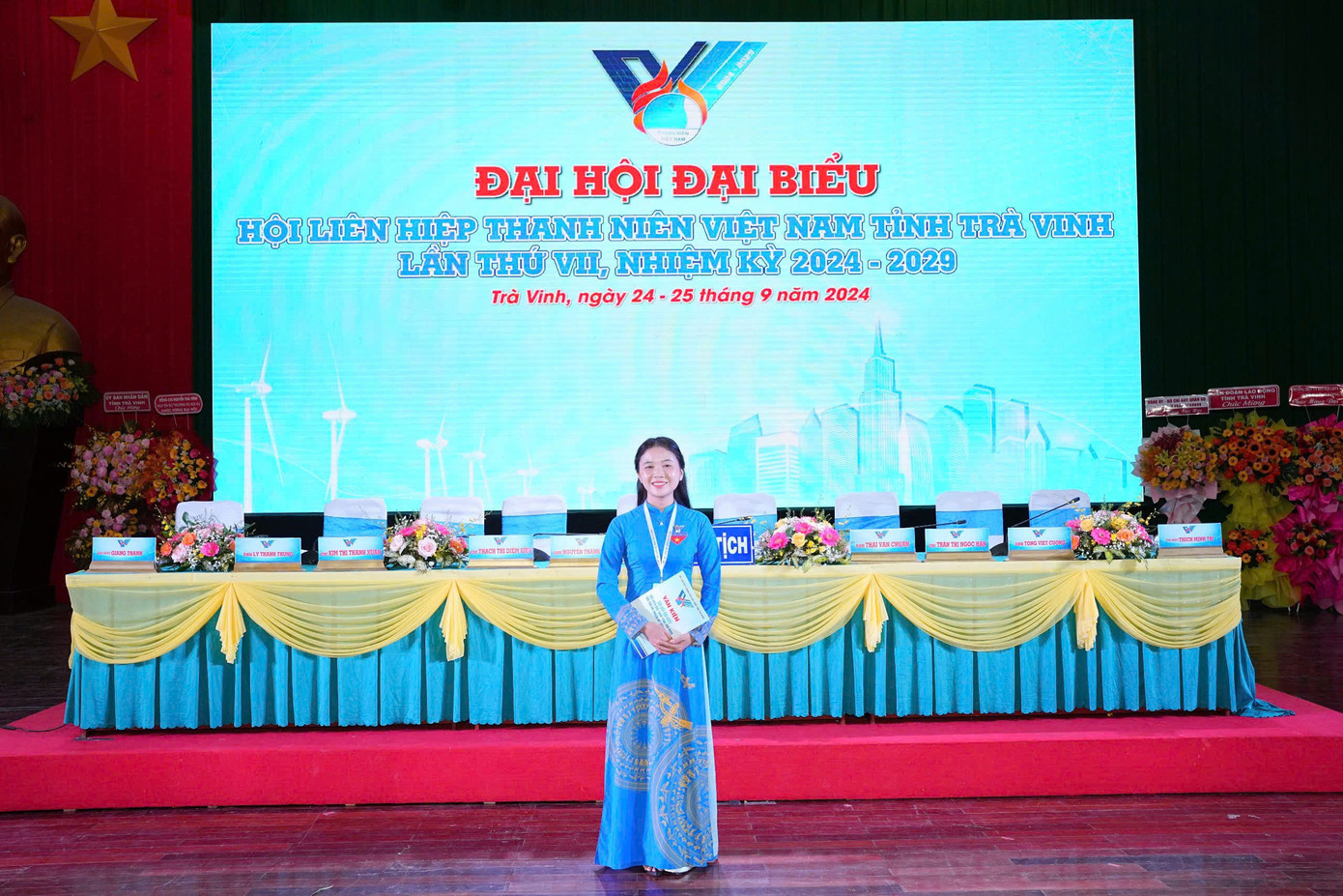 Thúy Vy tham dự Đại hội Hội LHTN Việt Nam tỉnh Trà Vinh.