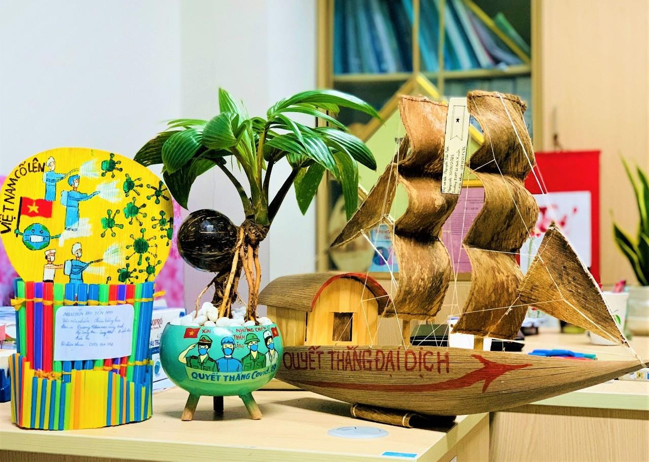 Sản phẩm tái chế cổ vũ tinh thần chống dịch của thiếu nhi Bến Tre Sản phẩm tái chế cổ vũ tinh thần chống dịch của thiếu nhi Bến Tre