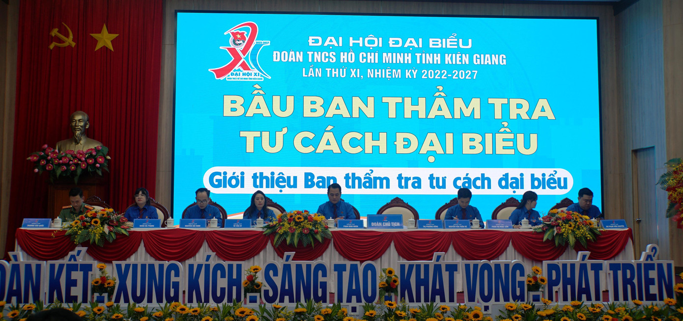 Đoàn chủ tịch Điều hành đại hội