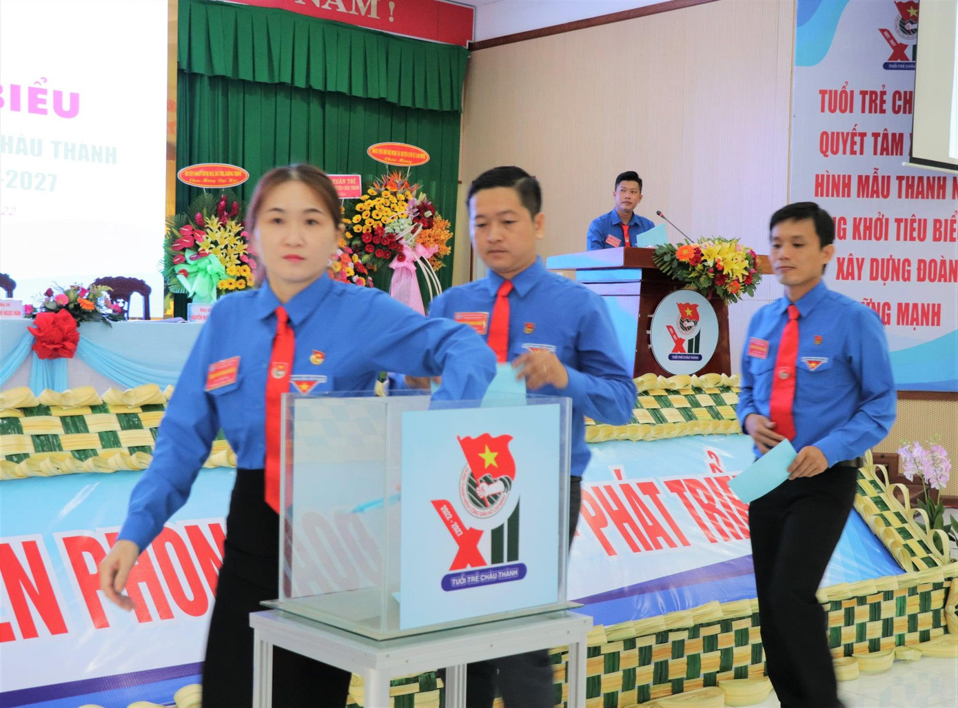 Ban chấp hành khóa mới ra mắt đại hội