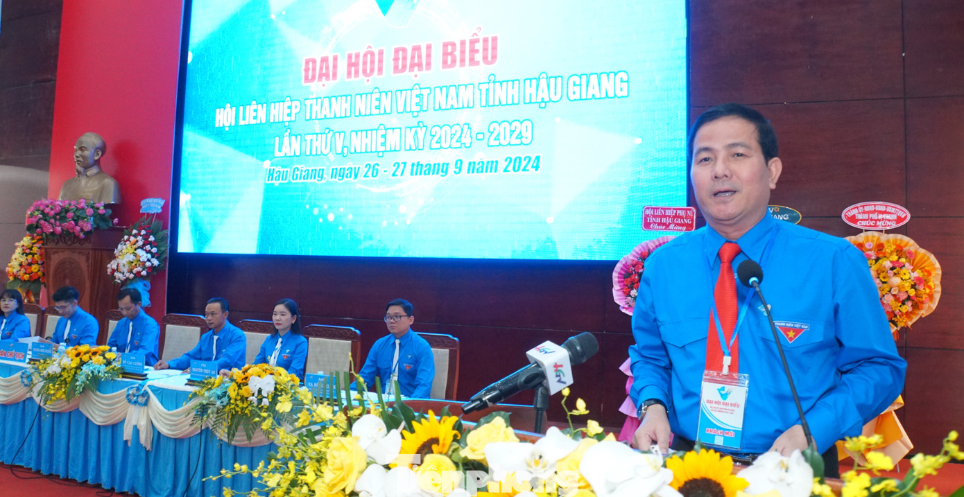 Ông Trần Văn Huyến - Phó Bí thư Thường trực Tỉnh ủy, Chủ tịch HĐND tỉnh Hậu Giang phát biểu tại đại hội. Ảnh: Hòa Hội