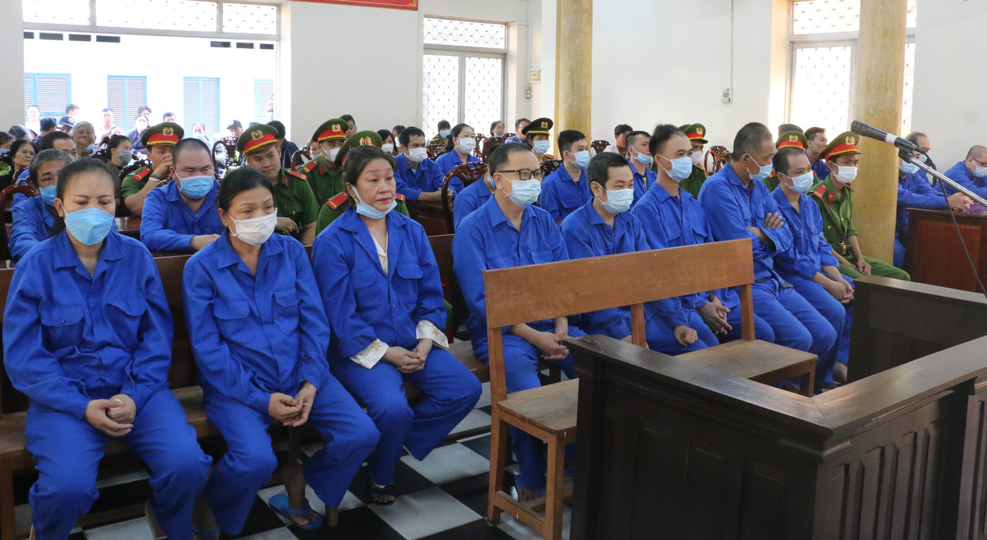 Các bị cáo tại tòa. Ảnh: PV