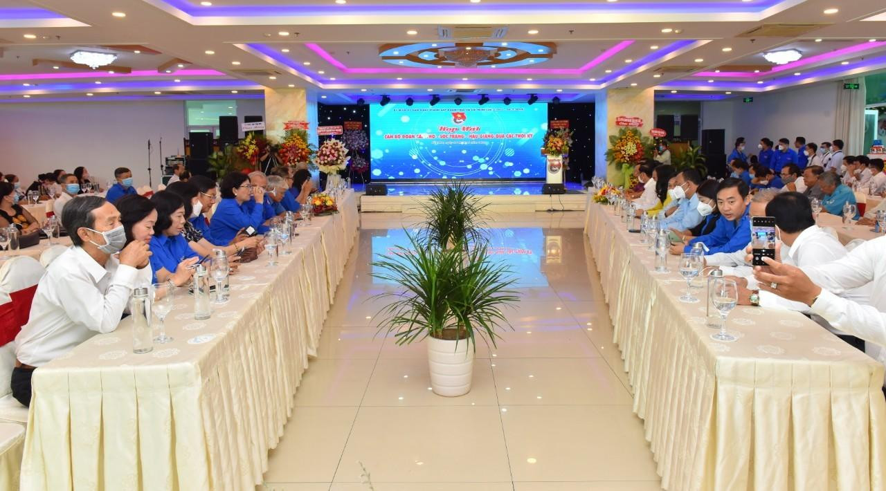 Họp mặt cán bộ Đoàn 3 tỉnh Cần Thơ, Sóc Trăng và Hậu Giang. - Ảnh: Minh Trung