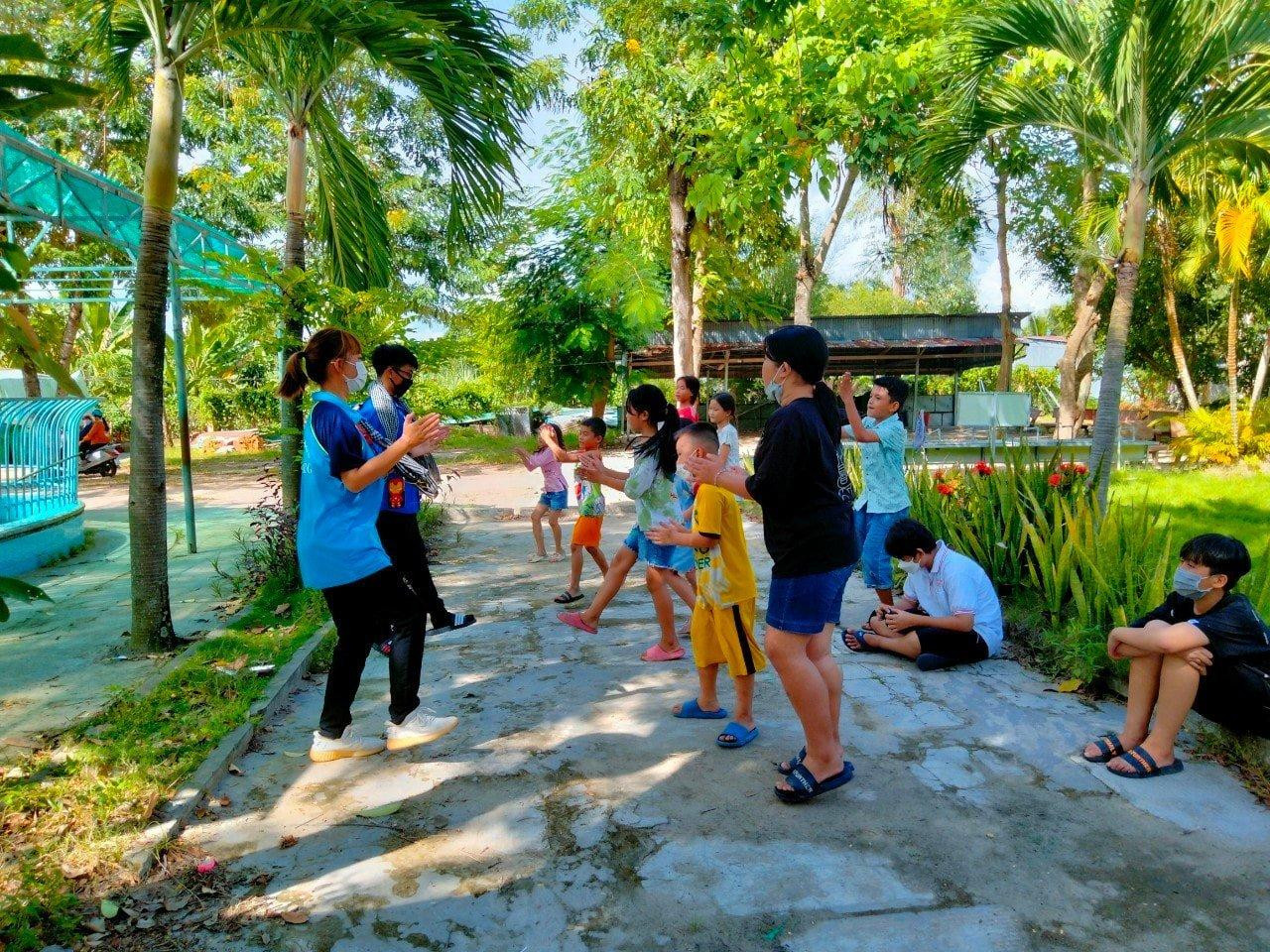 Các em được vui chơi