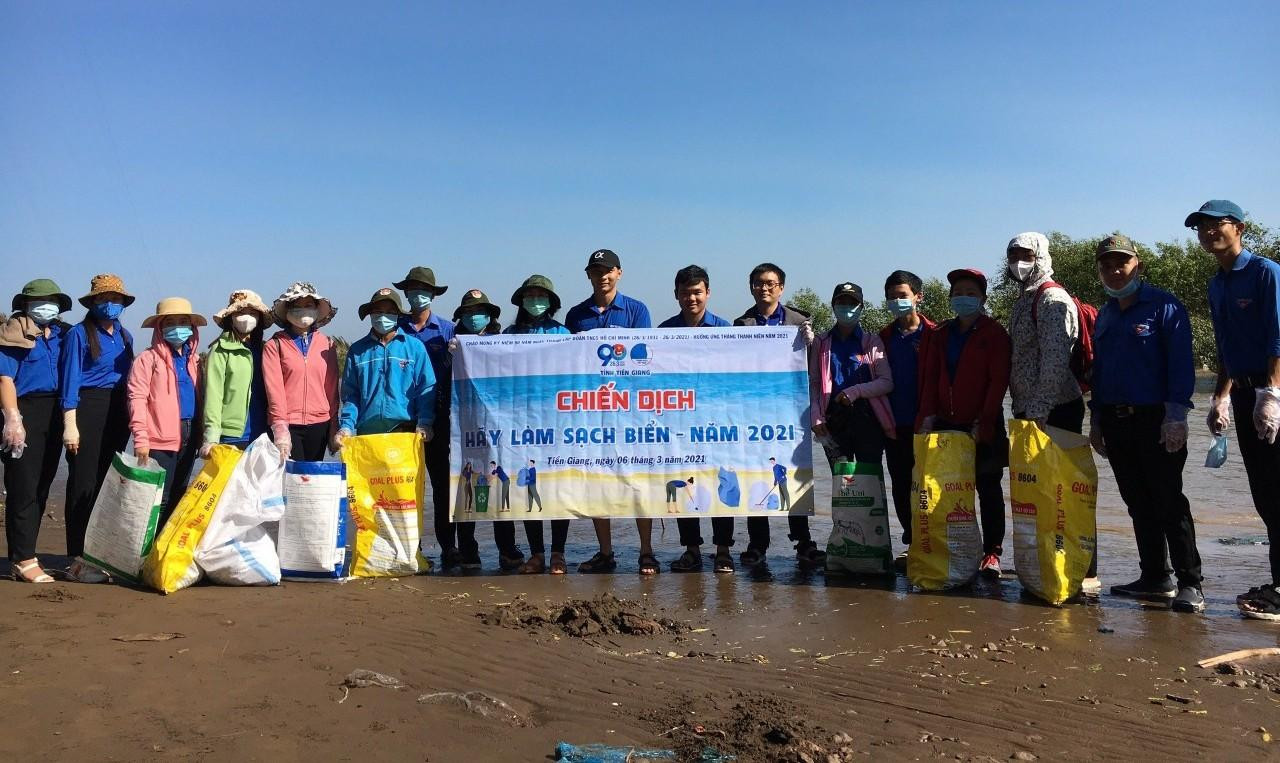 ĐVTN tham gia làm sạch biển ĐVTN tham gia làm sạch biển