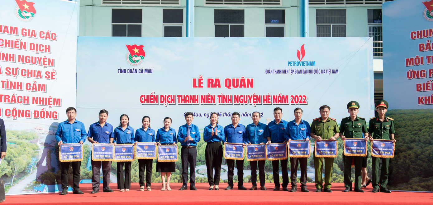 Tỉnh Đoàn Cà Mau ra quân chiến dịch tình nguyện hè. - Ảnh: TĐ CM