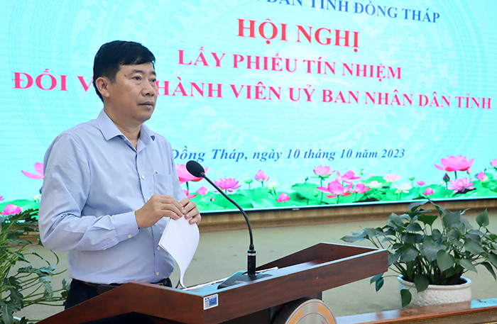 Ông Phạm Thiện Nghĩa - Chủ tịch UBND tỉnh Đồng Tháp, phát biểu tại hội nghị. (Ảnh: V. Tiến)